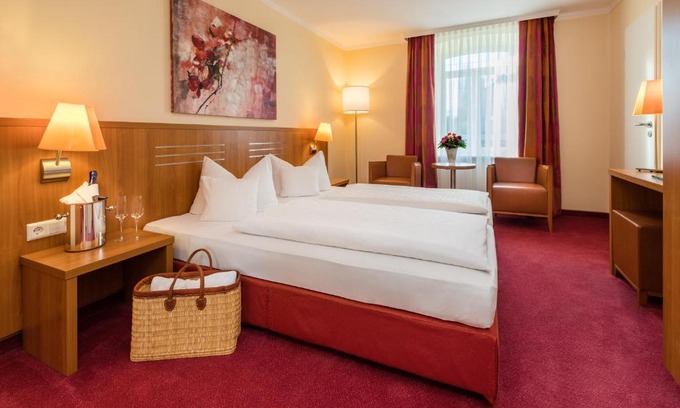 Insel Hotel | Discover Hotel Vis à vis: Oceanfront, Pet-Friendly Stay