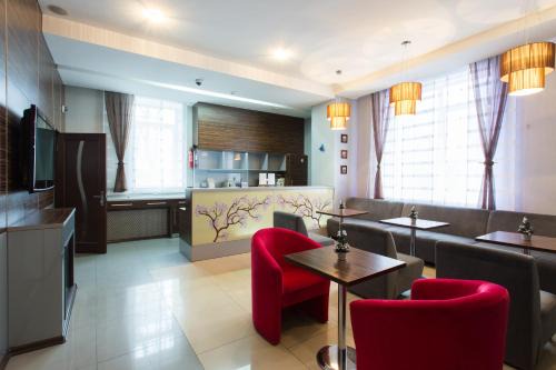 Petrovskoye Hotel | Discover Hotel Voyage: Family-Friendly with Breakfast Included