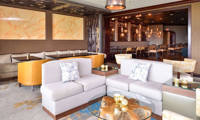 Natchez Hotel | Hotel Vue: Relax by the Pool with Family-Friendly Amenities