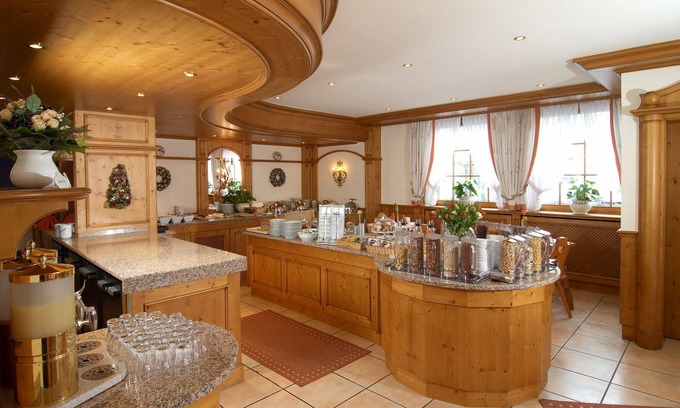 Reutlingen Hotel | Guest Rated 9.2: Hotel Württemberger Hof with Breakfast & Access