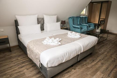 Rehefeld-Zaunhaus Hotel | Experience Comfort at Hotel Waldeslust - Pet Friendly Stay