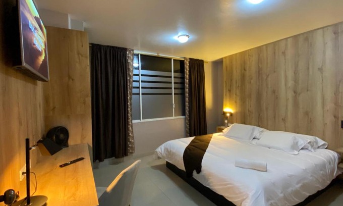 Zamora Hotel | Family-Friendly Hotel Wampushkar with Breakfast & Dining
