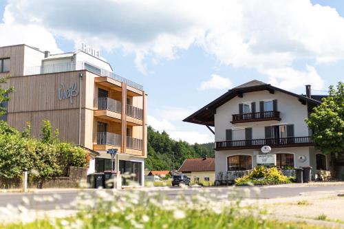 Munderfing Hotel | Elegant Hotel Weiß: Guest Rated 9/10 with Hot Tub & Breakfast
