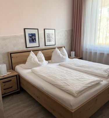 Weiden in der Oberpfalz Hotel | Welcoming Hotel Weile: Family-Friendly Dining Awaits!