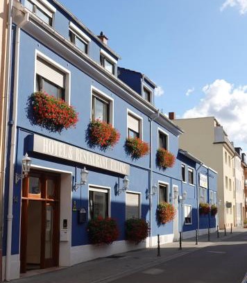 Frankenthal Hotel | Cozy Retreat at Hotel & Weinstube Restaurant Filling