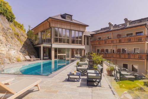 Sankt Michael im Lungau Hotel | Discover Hotel Weissenstein: Oceanfront Oasis with Spa