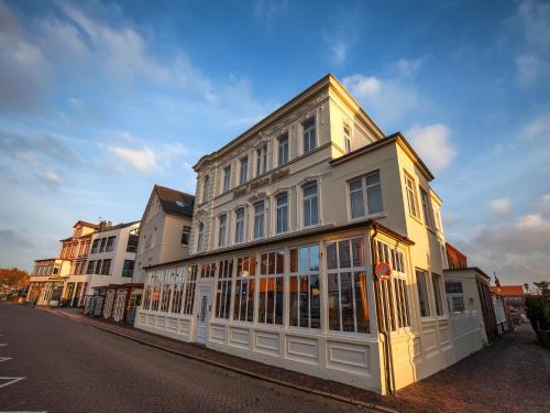 Borkum Hotel | Experience Comfort at Hotel Weisse Düne with Breakfast & More