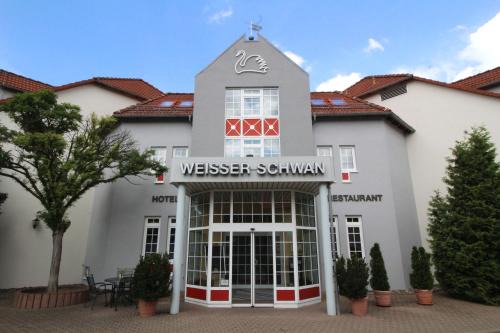 Kerspleben Hotel | Discover Hotel Weisser Schwan: Pet-Friendly and Inviting