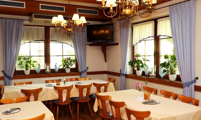 Rheinhausen Hotel | Guest Favorite: Hotel Werneths Landgasthof Hirschen Awaits