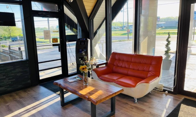 Rockford Hotel | Budget-Friendly Hotel Weston RFD with Breakfast & Family Perks