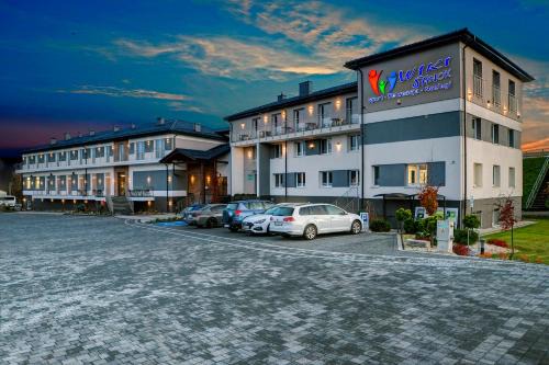 Sanok Hotel | Unforgettable Stays at Hotel Wiki Sanok: Events & Bowling