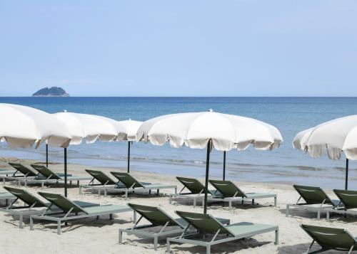 Laigueglia Hotel | Experience Hotel Windsor: Oceanfront Bliss & Top Ratings