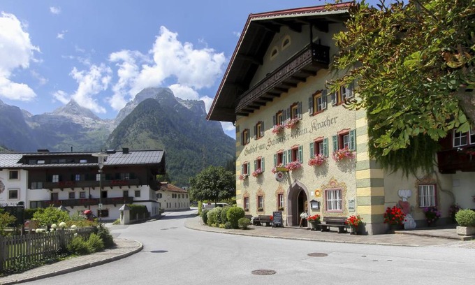 Lofer Hotel | Experience Stay at Wirts'haus "Zum Schweizer" - 9/10 Rated