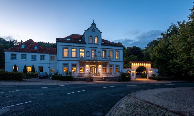 Bad Oeynhausen Hotel | Discover Hotel Wittekindsquelle: Pet-Friendly Retreat