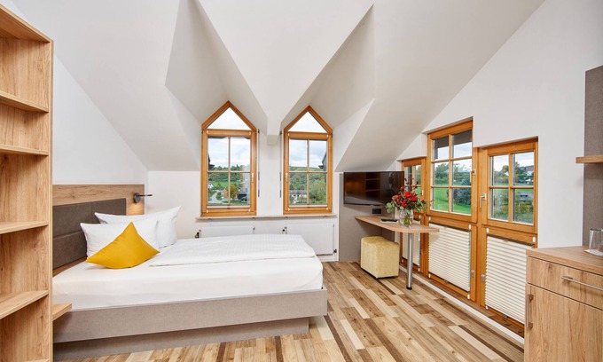 Flein Hotel | Top-Rated Hotel Wo Der Hahn Kräht with Family-Friendly Features