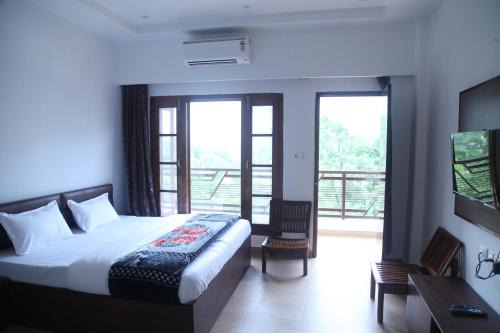 Chamba Hotel | Budget-Friendly Hotel Woods Villa with Family Dining Options