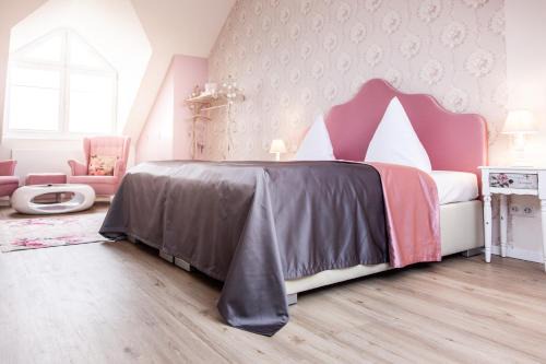 Bad Sassendorf Hotel | Discover Hotel Wulff: Oceanfront Bliss with Spa Access