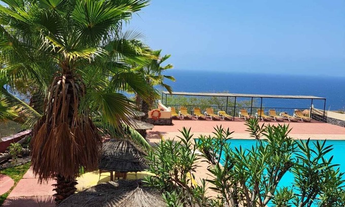 Sao Filipe Hotel | Discover Hotel Xaguate: Relaxing Amenities and High Ratings