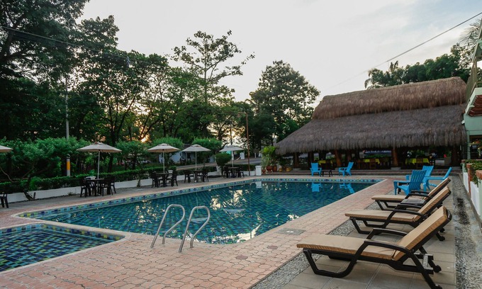 Caucasia Hotel | Discover Hotel y Restaurante Mesón del Gitano's Cozy Retreat