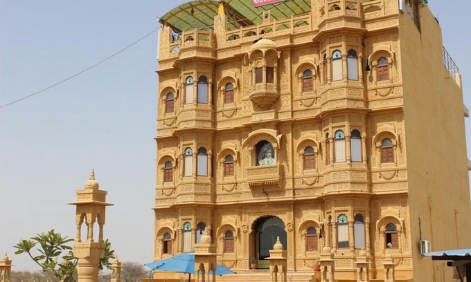 Barmer Hotel | Budget-Friendly Hotel Yaduraj with Breakfast & Family Fun