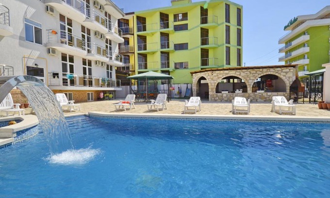 Vityazevo Hotel | Discover Hotel Yanakis: Rated 9/10 with Pool & Breakfast