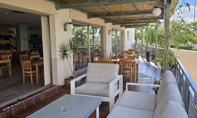 Elche Hotel | Discover Hotel YIT Ciudad de Elche: Family-Friendly Retreat