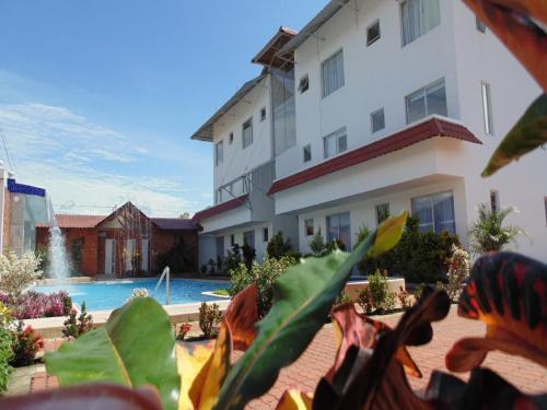 Archidona Hotel | Discover Hotel Yurak: Oceanfront Bliss with Top Amenities