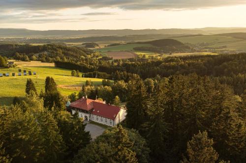 Hermankovice Hotel | Discover Hotel Zámeček Janovičky: Pet-Friendly Retreat