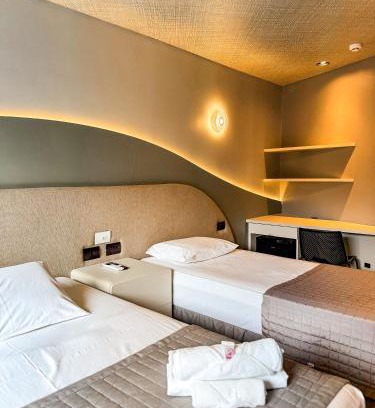 Centro Hotel | Hotel Zata - Premium