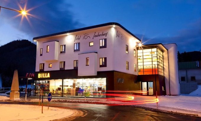 Spital am Semmering Hotel | Hotel Zauberberg: Pet-Friendly Retreat with Breakfast Included
