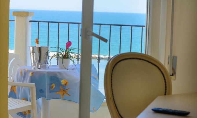 Viserbella Hotel | Hotel Zeus: Oceanfront Retreat with Spa & Pet-Friendly Stays