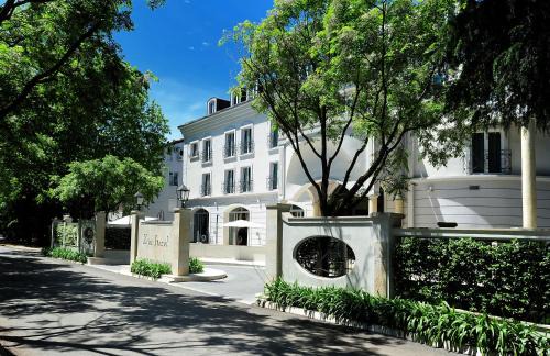 Podgorica Hotel | Elegant Retreat at Hotel Ziya with Spa & Pool Amenities