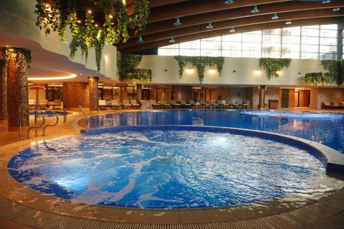 Zlatibor Hotel | Discover Hotel Zlatibor: 4-Star Retreat with Pool & Hot Tub