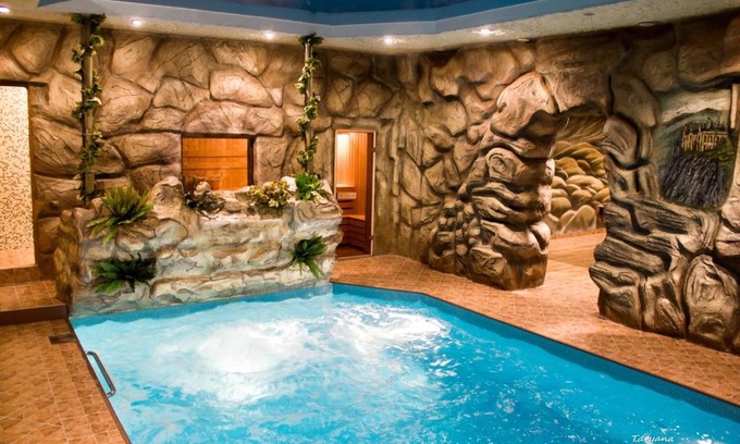 Patrusheva Hotel | Discover Hotel Zolotoy Orel with a Pool and Hot Tub