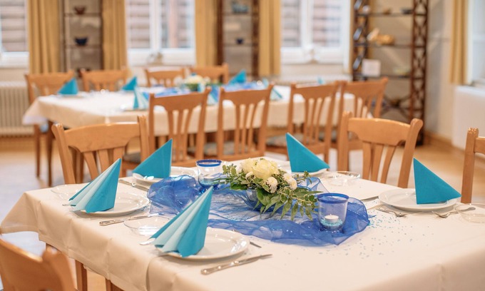 Ovelgonne Hotel | Discover Hotel Zum König von Griechenland - 10/10 Rated!