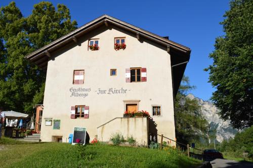 Magre sulla Strada del Vino Hotel | Experience Comfort at Hotel Zur Kirche with Family-Friendly Amenities