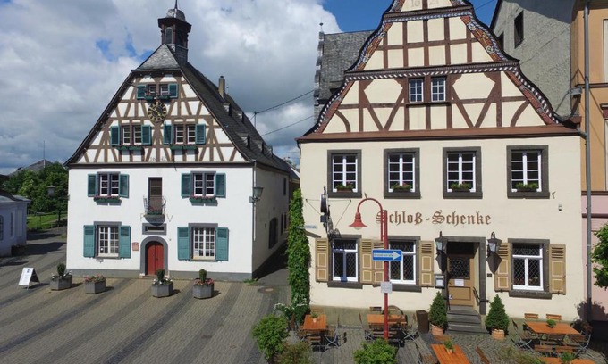 Neuwied Hotel | Pet-Friendly Getaway at Hotel zur Schloß-Schenke