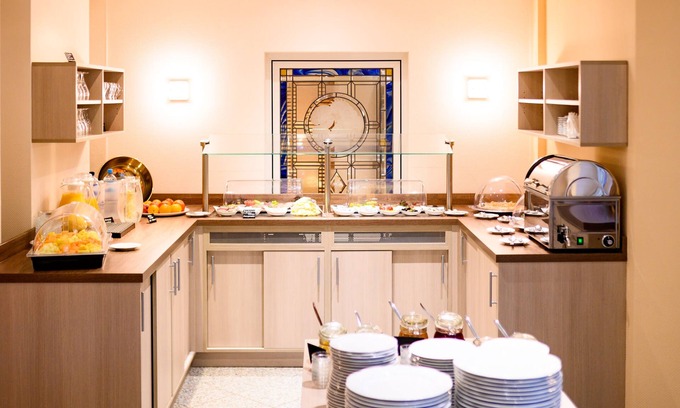 Oertzenhof Hotel | Discover Hotel Zur Seemöwe: Family-Friendly Stay with Breakfast