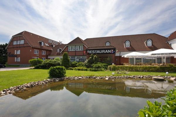Stapelfeld Hotel | Discover Comfort at Hotel Zur Windmühle with Breakfast
