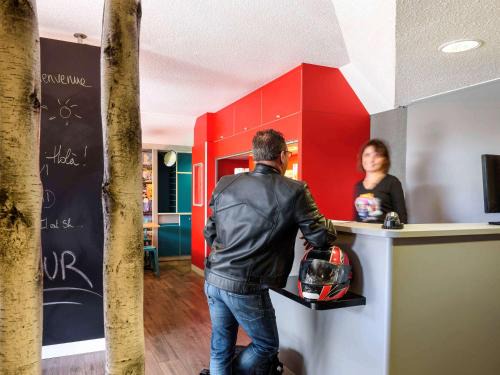 Glisy Hotel | Budget-Friendly hotelF1 Amiens Est: Pet Friendly & Accessible