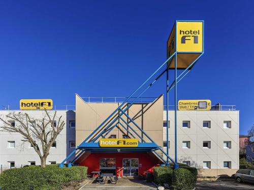 Le Coudray Hotel | Budget-Friendly hotelF1 Chartres with Pet Friendly Amenities