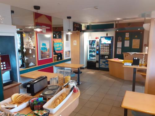 Chavelot Hotel | Pet-Friendly hotelF1 Epinal Nord with Family Amenities