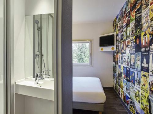Villemomble Hotel | Pet-Friendly hotelF1 Villemomble with Family Amenities