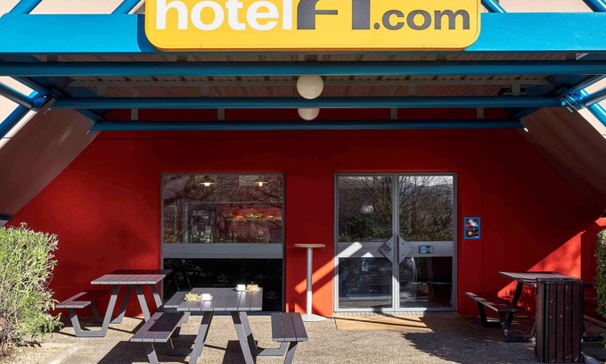 Saint-Witz Hotel | Budget-Friendly hotelF1 St Witz: Breakfast & Family Comfort