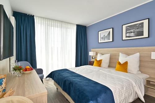 Wedel Hotel | Discover HotelHafenWedel: Oceanfront Getaway Awaits