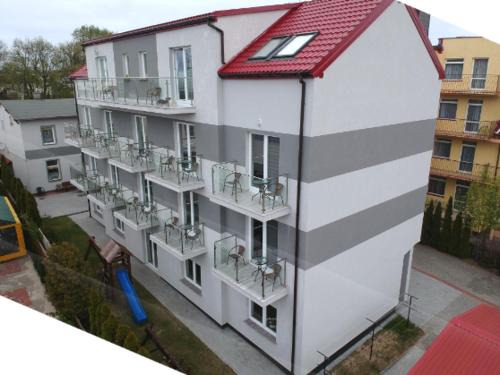 Ustronie Morskie Bed & Breakfast | Oceanfront Comfort at Hotelik Neptun - Guest Rated 9/10