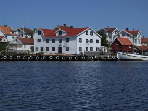 Kungshamn Hotel | Family-Friendly Hotell Fisketången with Cozy Amenities