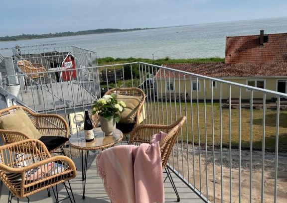 Hallevik Hotel | Discover Comfort at Hotell Hanöhus Hällevik - Pet Friendly Stay