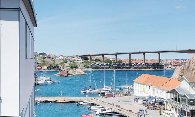 Kungshamn Hotel | Relax at Hotell Kungshamn Suites: Pool & Oceanfront Views