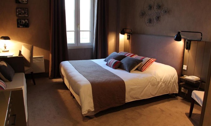 Revel Hotel | Discover Hotellerie du Lac: Family-Friendly with Pool Access